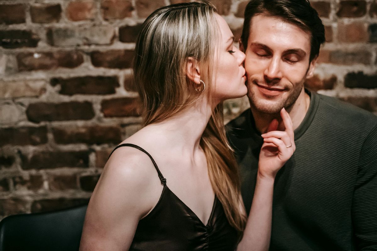 Как мужчины проверяют женщин перед серьезными отношениями: о чем стоит знать