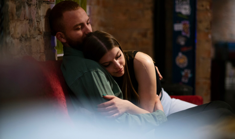 Почему мы выбираем тех, кто нас не любит? Погружение в психологию созависимости