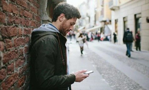 Низкопримативные мужчины: секрет их стойкости к манипуляциям