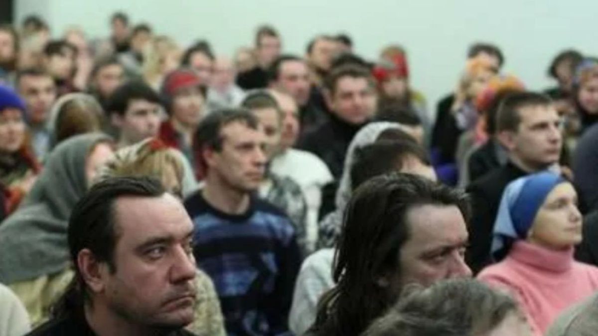 Неизвестные соседи: как религиозные секты становятся угрозой для семей