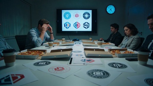 Команда специалистов провела 14 часов за обсуждением нового логотипа, но вернулась к старому