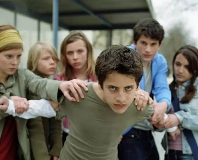 Как родителям справиться с тревожным поведением подростка